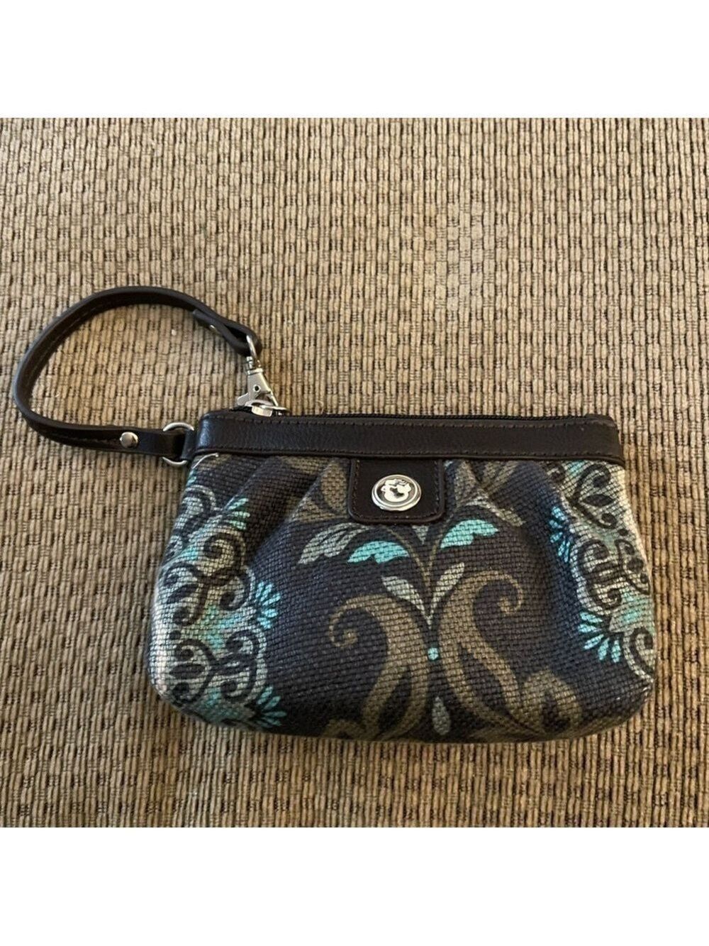 Spartina 449 Daufuskie Island Pleated Linen Wristlet